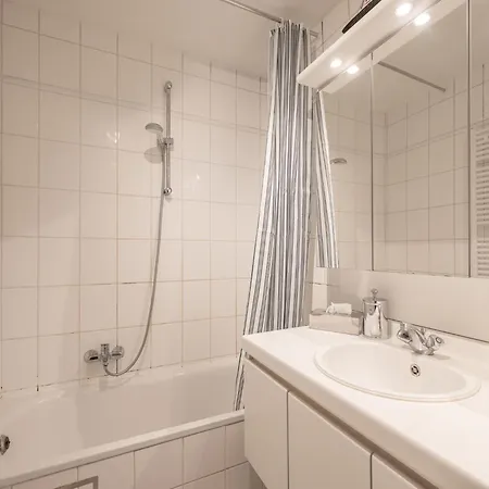 아파트 In With Sea Views