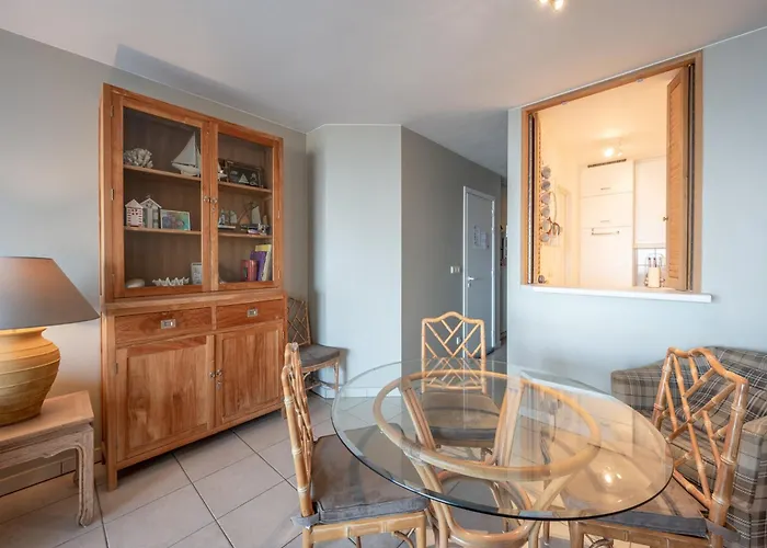 In With Sea Views كنوك هايست