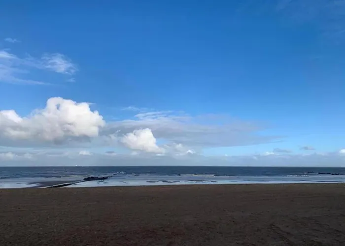 شقة In With Sea Views